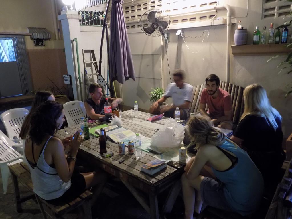 The Oasis Hostel (Adults Only) Μπανγκόκ Εξωτερικό φωτογραφία