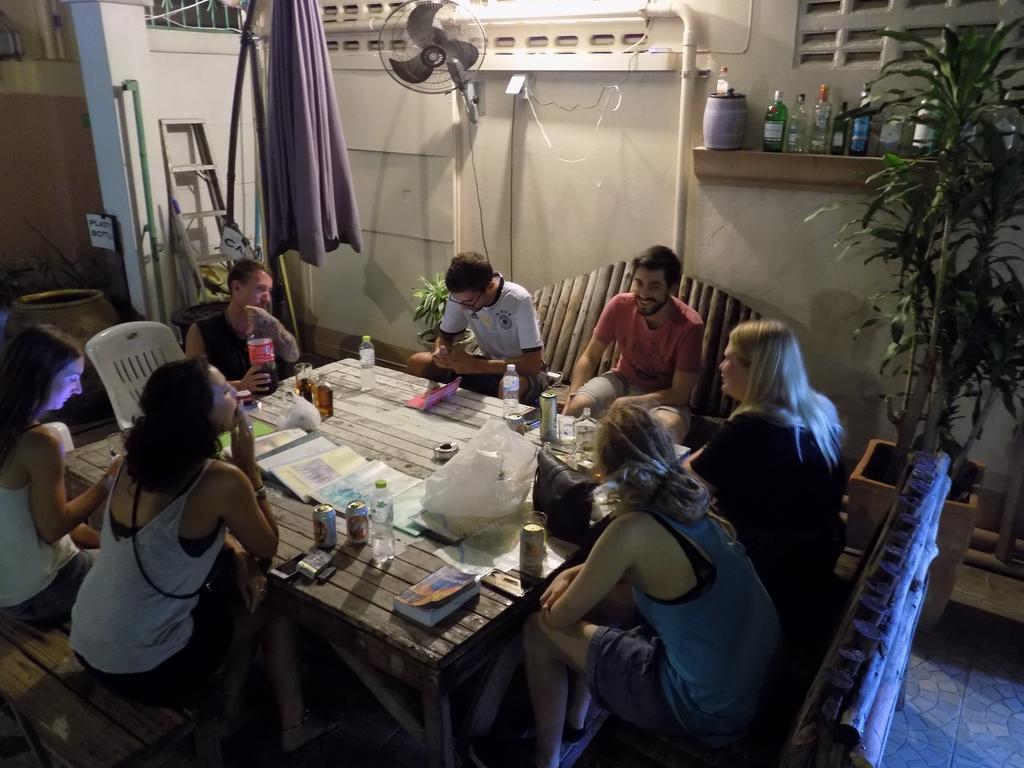 The Oasis Hostel (Adults Only) Μπανγκόκ Εξωτερικό φωτογραφία
