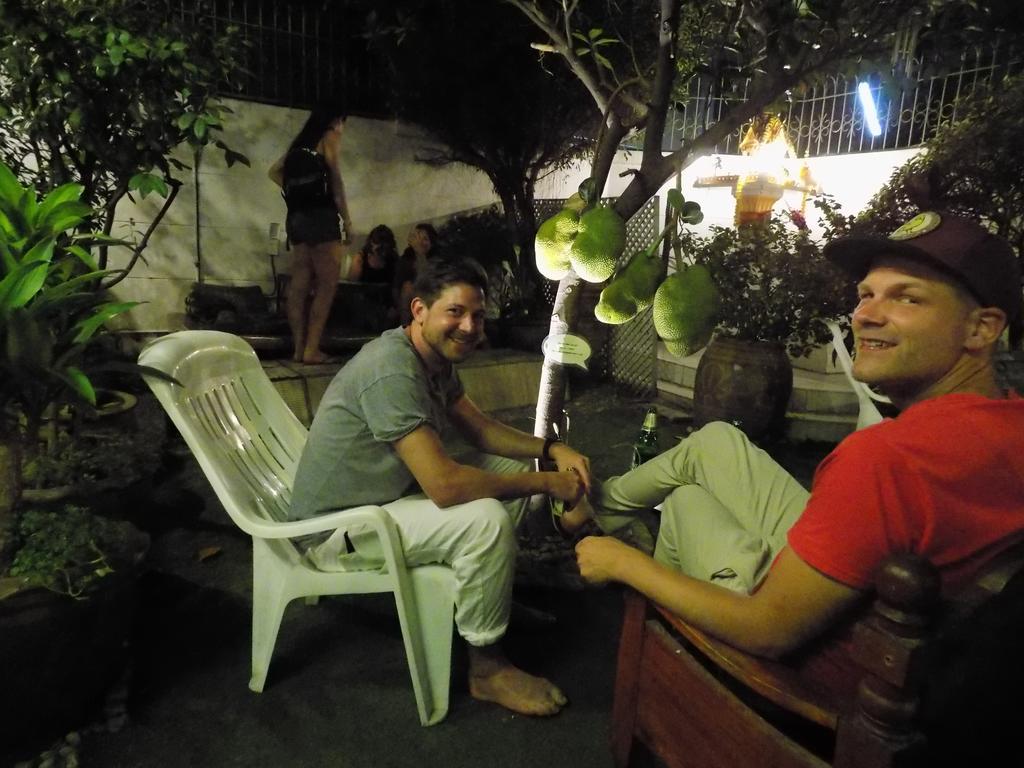 The Oasis Hostel (Adults Only) Μπανγκόκ Εξωτερικό φωτογραφία