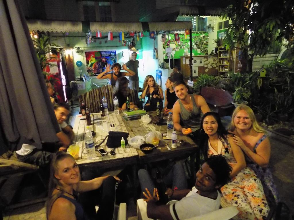 The Oasis Hostel (Adults Only) Μπανγκόκ Εξωτερικό φωτογραφία