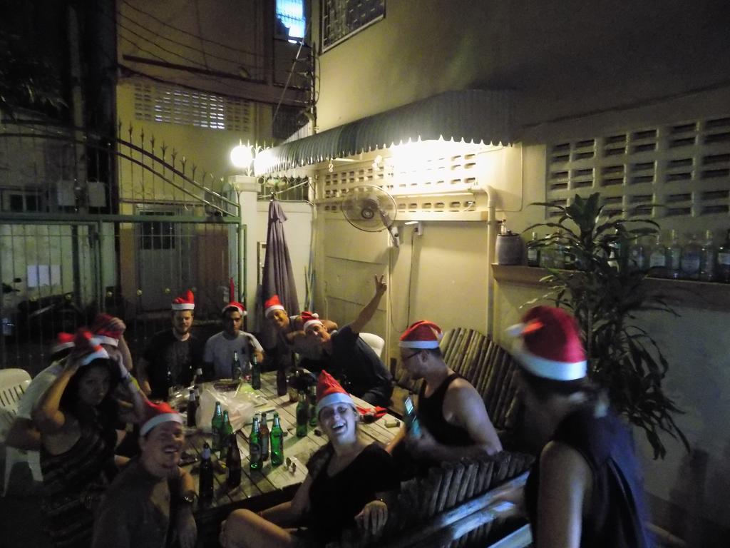 The Oasis Hostel (Adults Only) Μπανγκόκ Εξωτερικό φωτογραφία